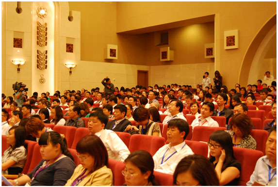 �Ʋ����Ї���Դ���Ըߌ�Փ���F�����e��ý�w�R��һ��