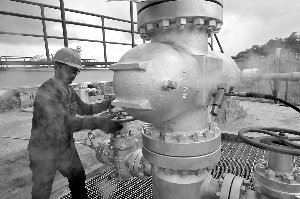 �؟��ܼ{�롰ʮ���塱Ҏ�� 700�|�Ј��u���_��