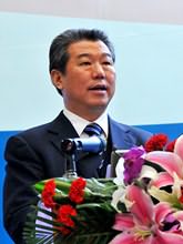 發言題目：轉變發展方式，加快產業升級